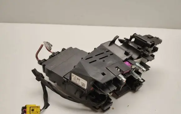 Mercedes-Benz ML W166 Fuse module A1665402450