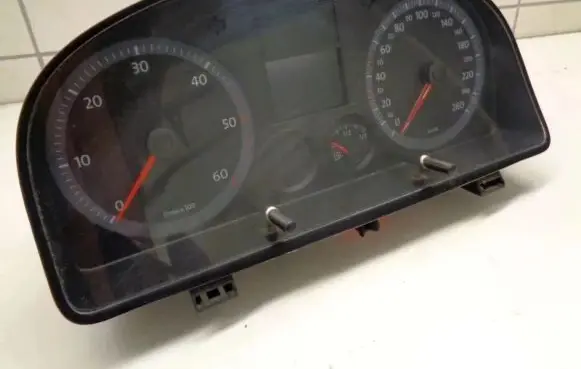 Volkswagen Caddy Speedometer (instrument cluster)