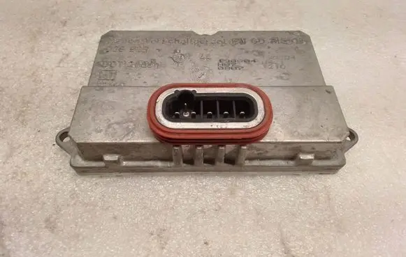 Mercedes-Benz E W211 Headlight ballast module Xenon 5DV00829000