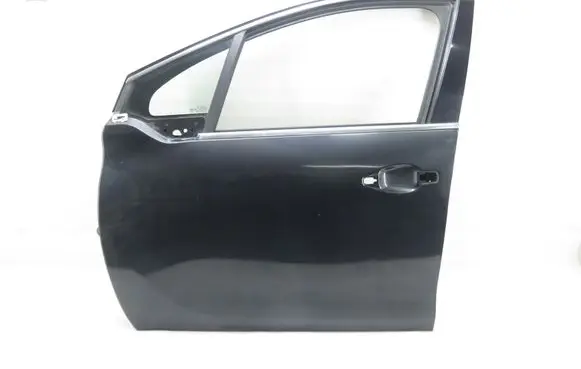 Peugeot 208 I Front door 