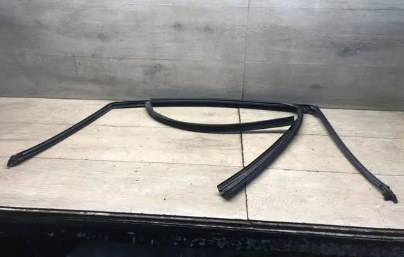 BMW 3 F30 F35 F31 Rubber seal front door window/glass 177447