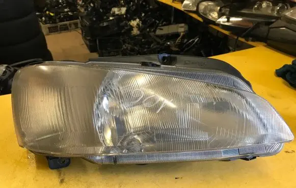 Peugeot 106 Headlight/headlamp