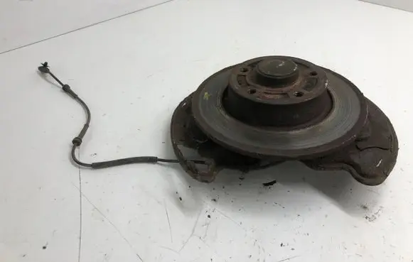 Opel Vivaro Rear wheel hub