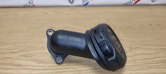 BMW X6 E71 Oil fill pipe 7570937