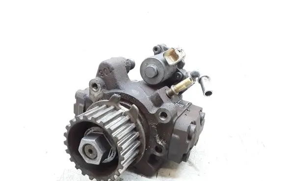 Volvo V70 Fuel injection high pressure pump 9676289780