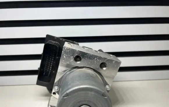 BMW 5 F10 F11 ABS Pump 6799417 6799418