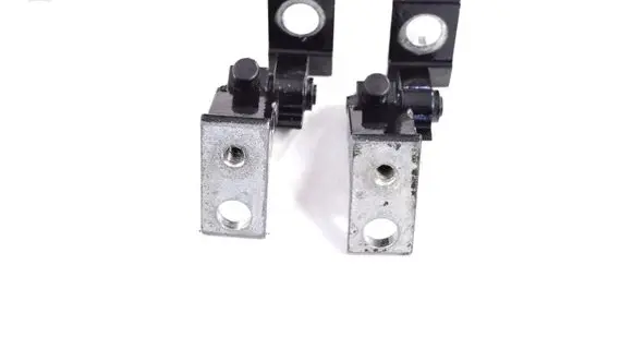 Volkswagen Golf VII Rear door lower hinge