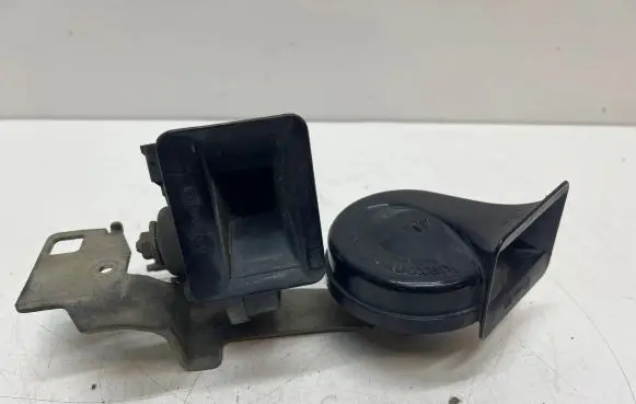 BMW 5 E60 E61 Horn signal