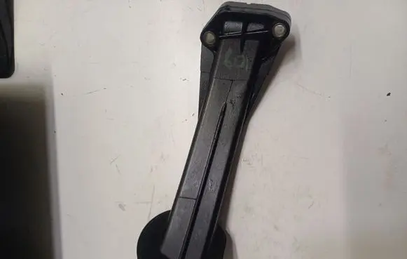 Opel Corsa D Oil sump strainer pipe 55185375