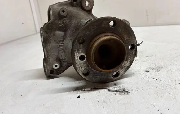 BMW 3 F30 F35 F31 Front wheel hub 19878810