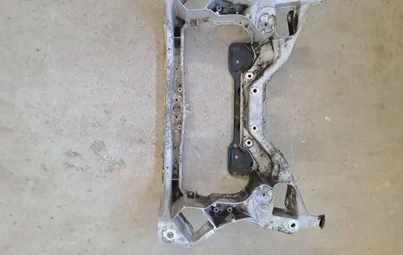 Mercedes-Benz C W203 Front subframe 2036280657