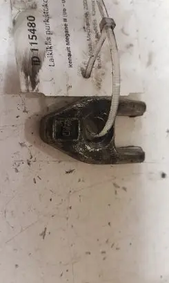 Renault Megane II Fuel Injector clamp holder
