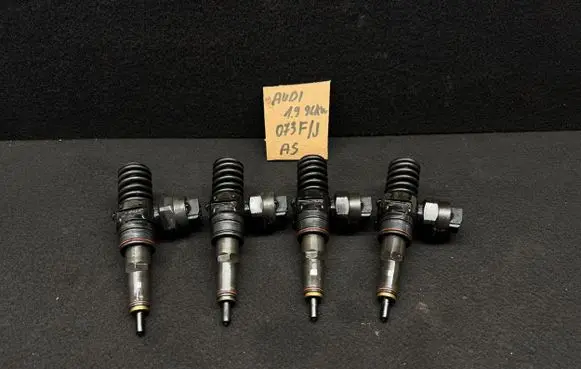 Audi A6 S6 C5 4B Fuel injectors set 038130073F