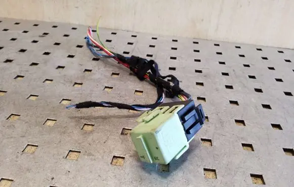 BMW X3 E83 Other relay 61368373700