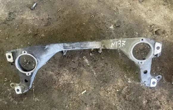 Porsche Cayenne (9PA) Engine mounting bracket 7L0199207A