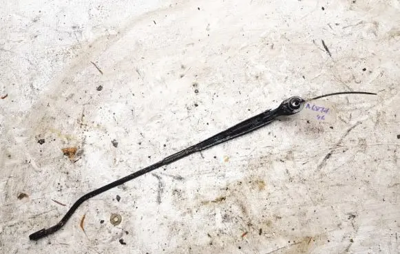 Renault Megane I Front wiper blade arm