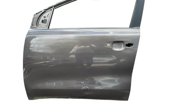 KIA Sportage Front door