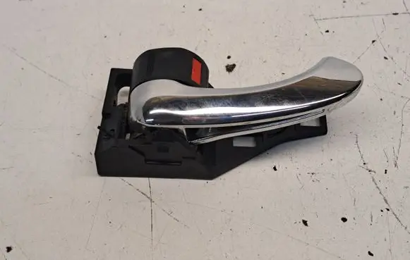 Toyota RAV 4 (XA30) Front door interior handle