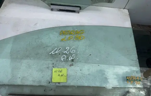 Opel Astra G Front door window glass four-door 43R001582