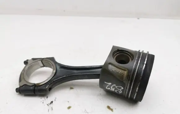 Mercedes-Benz A W169 Piston with connecting rod 64001236