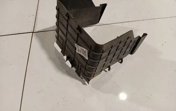 Skoda Octavia Mk2 (1Z) Battery box tray 1K0915335C
