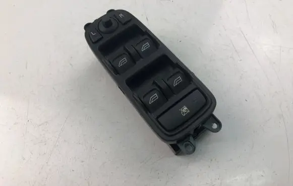 Volvo V50 Electric window control switch 30773210