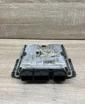 Peugeot 406 Engine control unit/module ECU 9647474080 0281011132