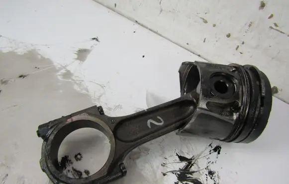 Ford Galaxy Piston