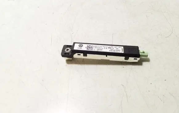 Volkswagen Golf VIII Aerial antenna amplifier 5H6035577T