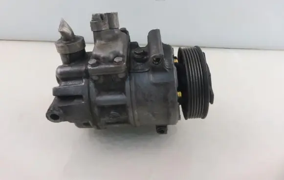 Volkswagen PASSAT B6 Air conditioning (A/C) compressor (pump)