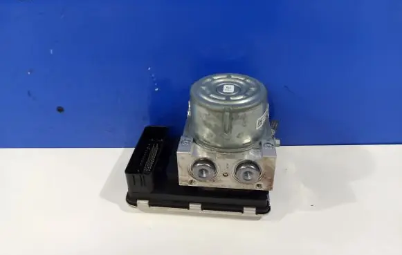 Volvo XC90 ABS Pump 31680104
