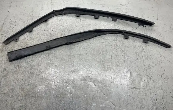 Front bumper lip