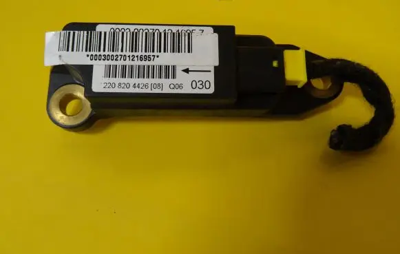 Mercedes-Benz S W220 Airbag deployment crash/impact sensor 2208204426