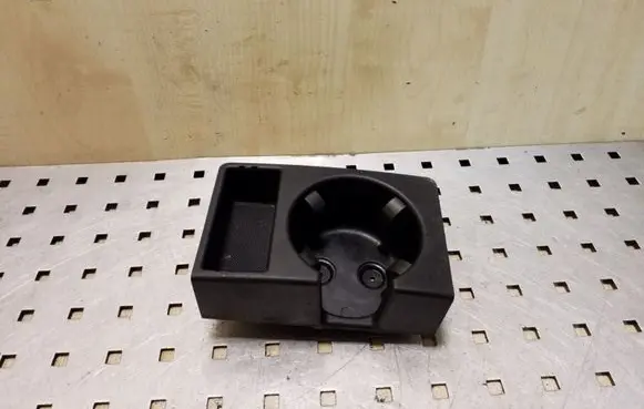 Cup holder front
