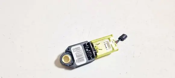 Toyota Avensis T270 Airbag deployment crash/impact sensor 8983105040 89831-05040