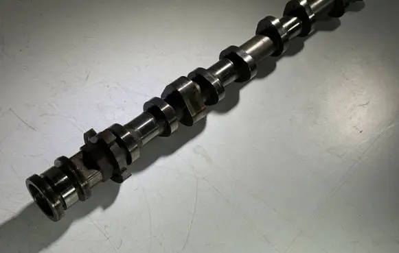 BMW 5 F10 F11 Camshaft 7613932