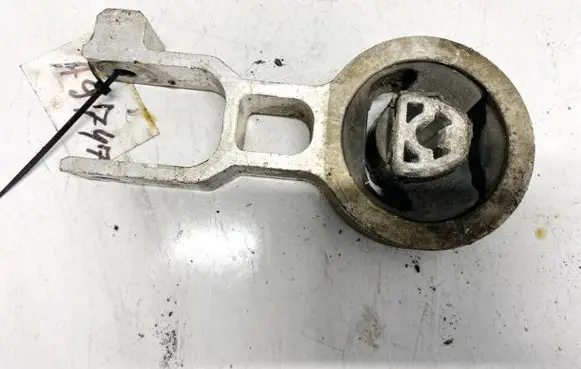 Fiat Punto (188) Engine mount bracket