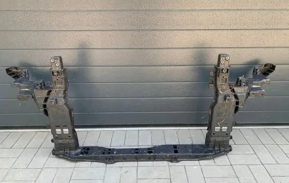 Hyundai Santa Fe Front bodywork piece 