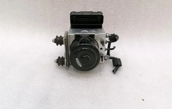 Porsche Cayenne (92A) ABS Pump 7P0907379R