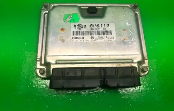 Volkswagen PASSAT B5.5 Engine control unit/module ECU 038906019GS 0281010940