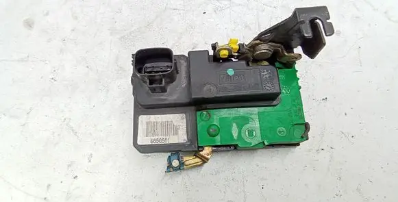 Volvo XC90 Front door lock 8650551 30784977