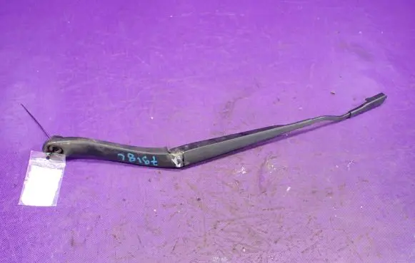 Renault Koleos I Front wiper blade arm 80018507
