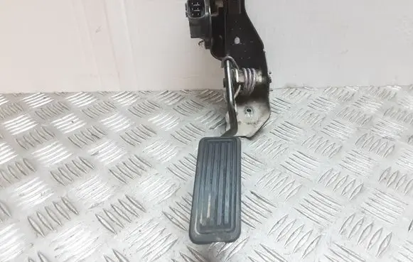 Toyota Corolla E120 E130 Accelerator throttle pedal