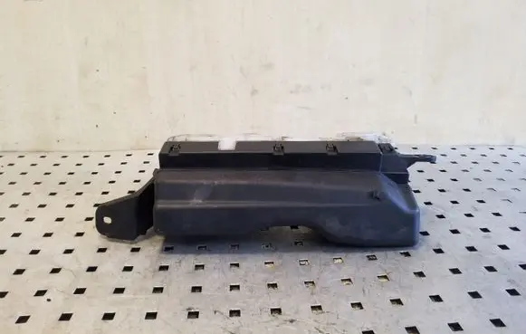 Toyota Avensis T250 Fuse module