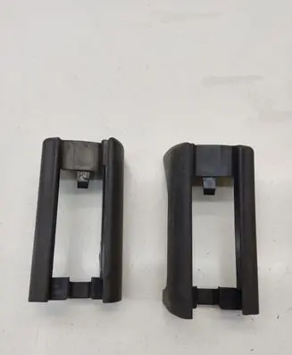 Chrysler 300 - 300C Front passenger seat rail trim 