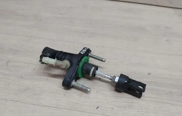 Toyota Auris E180 Clutch slave cylinder 