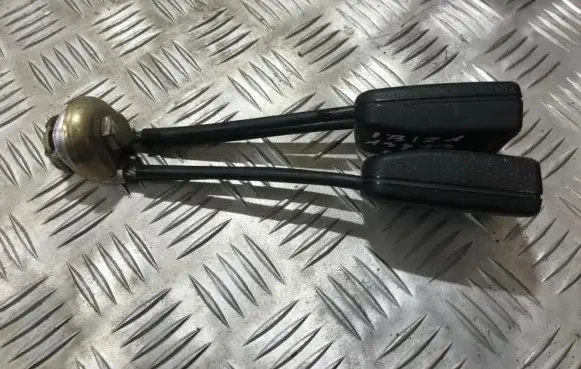 Seat Ibiza II (6k) Rear seatbelt buckle 867857739