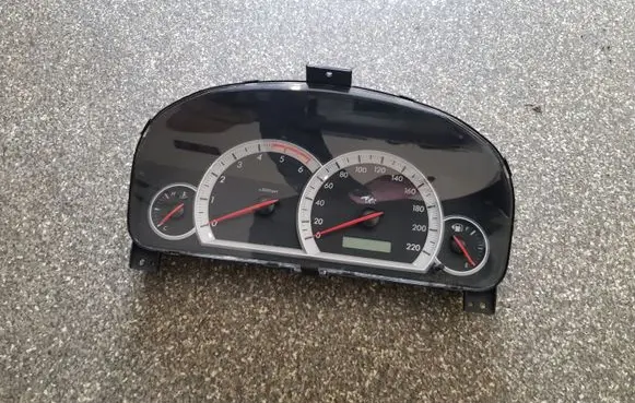 Chevrolet Captiva Speedometer (instrument cluster) 96628240
