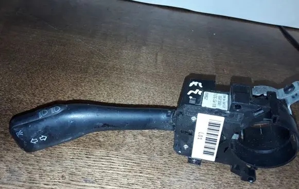 Volkswagen Golf IV Indicator stalk 8L0953513G 202852