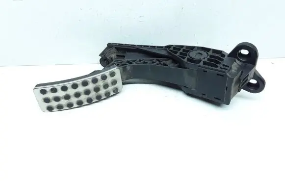 Mercedes-Benz ML W164 Accelerator throttle pedal A1643000104